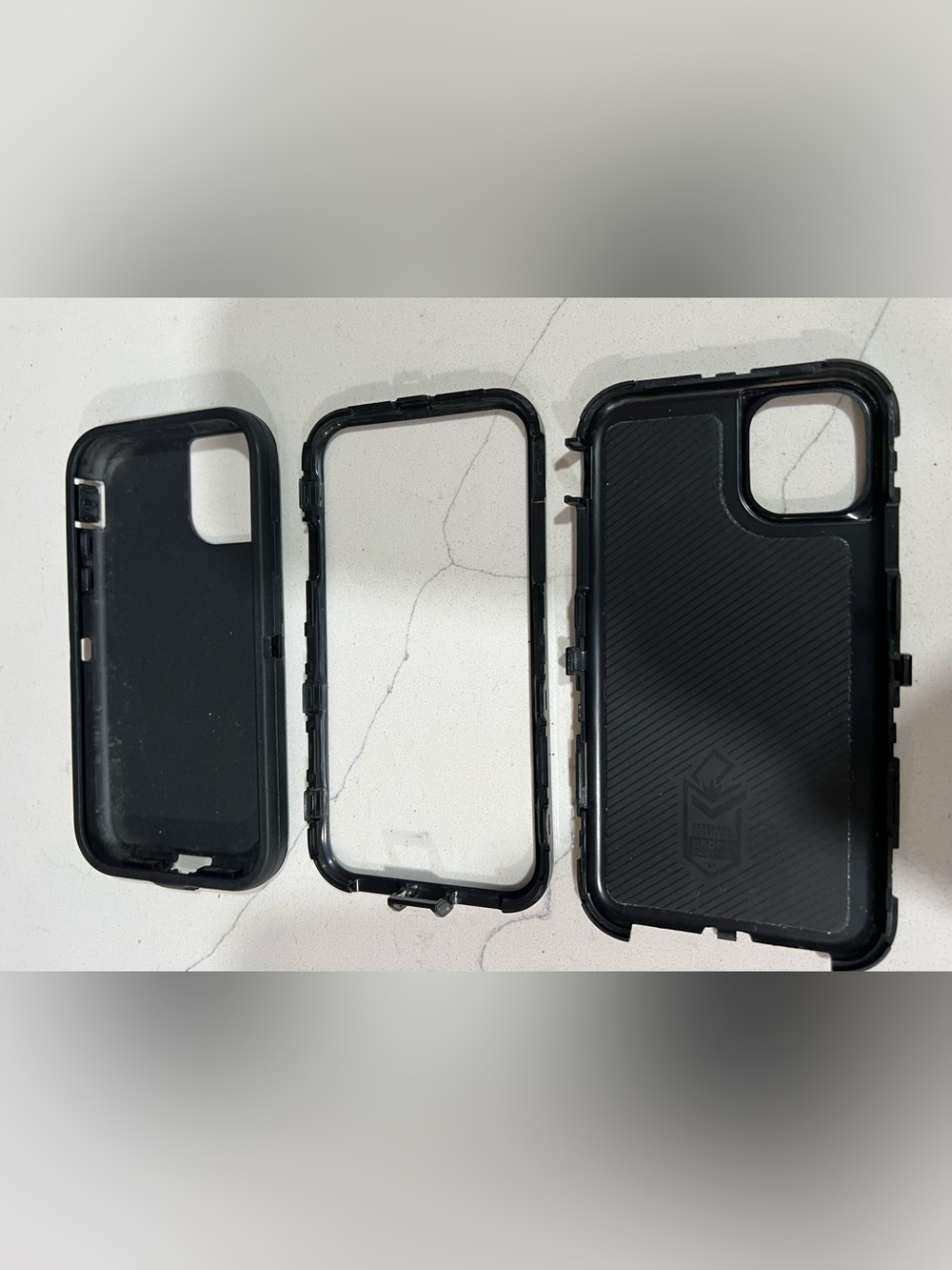 OtterBox iPhone 11 - Picture 13 of 15